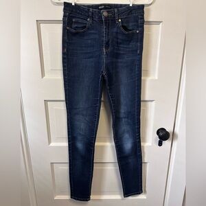 Simply Vera Wang High Rise Skinny size 4